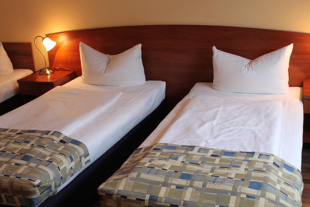 City Hotel Frankfurt Frankfurt am Main Zimmer foto